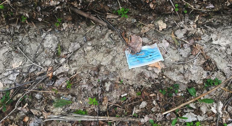 Covid-19 : la pandémie a généré des dizaines de milliers de tonnes de déchets médicaux supplémentaires (OMS)